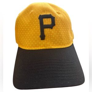 Unisex Pittsburgh Yellow and Black Baseball Cap. New Era. 9TWENTY. Genuine Merch